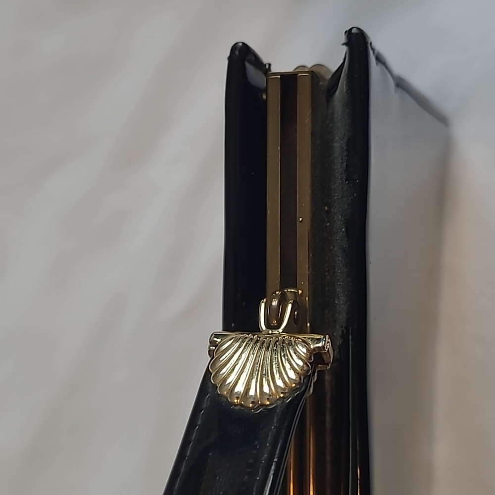 Vintage 50's Jackie O Style Black Patent Clutch/ Wrist Bag w/ Moveable Strap - Picture 5 of 13